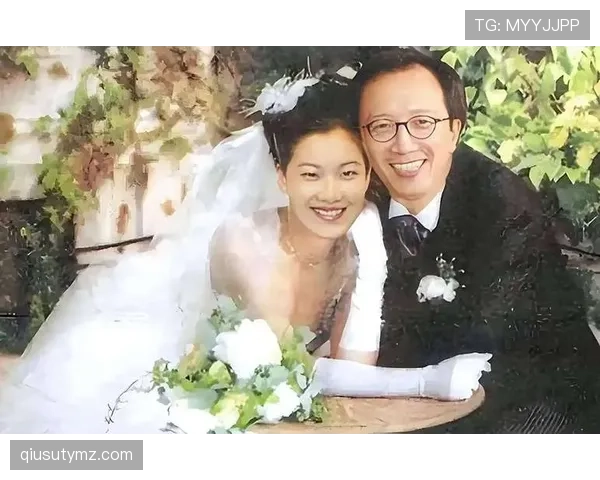 伏明霞跳水拿金牌那会儿，谁想到她后来嫁豪门连生三胎还素颜买菜？